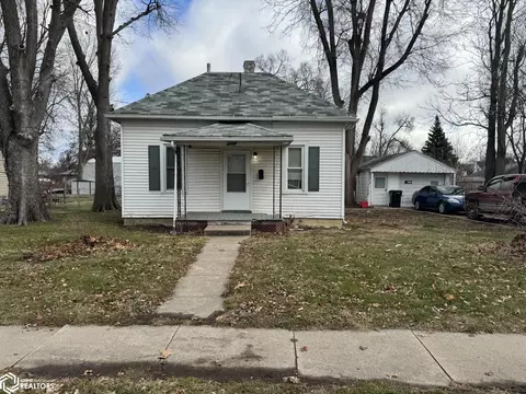 322 N Ferry St, Ottumwa, IA 52501