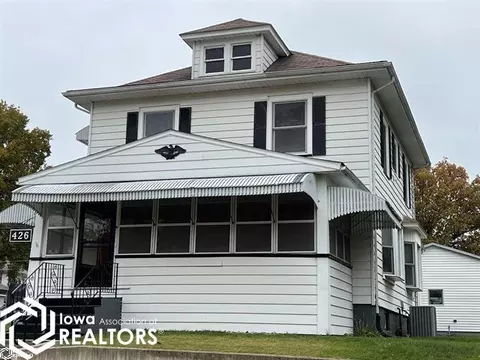 426 E Glasgow St, West Burlington, IA 52655