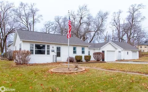 203 N 16th St, Chariton, IA 50049