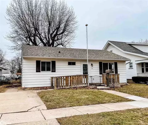 319 Spring St, West Burlington, IA 52655