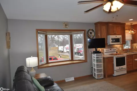 Living - 411 W 2nd St, Glidden, IA 51443 photo 2 of 6