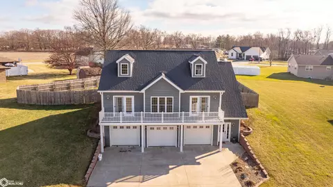 120 Spruce Ln, Albia, IA 52531