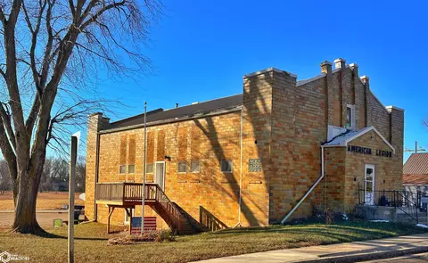 806 Park Ave, Manning, IA 51455
