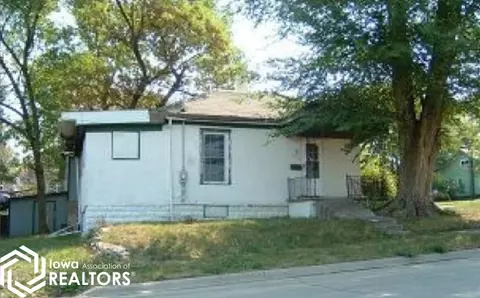 701 N Park Ave, Centerville, IA 52544