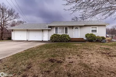 604 Reynolds Rd, Marshalltown, IA 50158