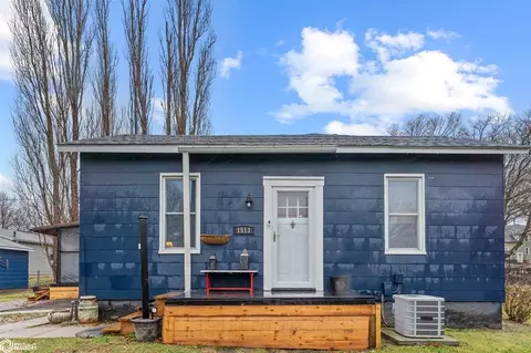 1513 Market St, Burlington, IA 52601