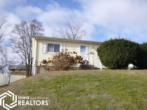 515 S 5th St, Burlington, IA 52601