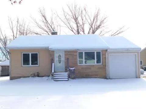 407 Elm St, Schleswig, IA 51461
