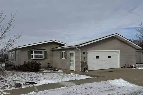806 Golden Shrs, Creston, IA 50801