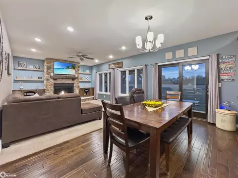 Dining - 216 Oak Hill Dr, Hampton, IA 50441 photo 3 of 5