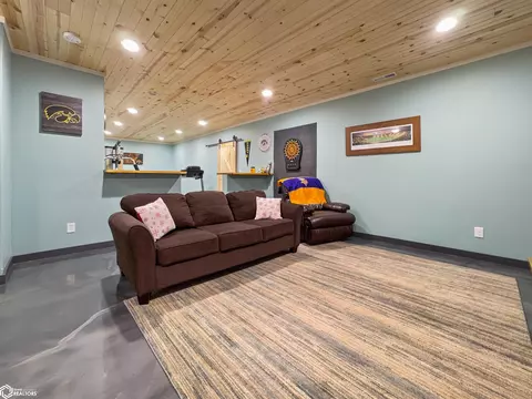 Living - 216 Oak Hill Dr, Hampton, IA 50441 photo 4 of 4