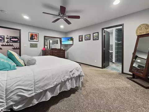 Bedroom - 216 Oak Hill Dr, Hampton, IA 50441 photo 2 of 14