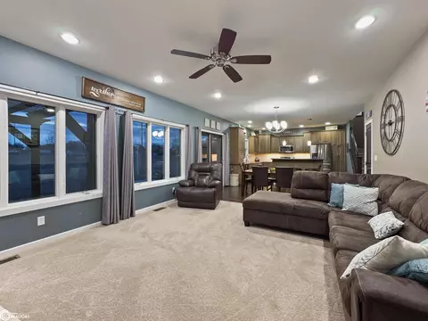 Other - 216 Oak Hill Dr, Hampton, IA 50441 photo 1 of 18