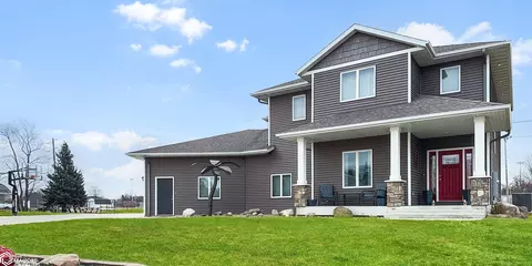 Exterior - 216 Oak Hill Dr, Hampton, IA 50441 photo 6 of 7