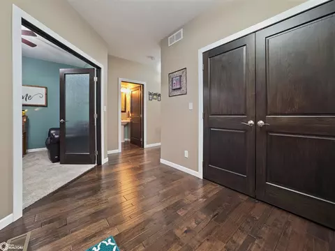 Entry Way - 216 Oak Hill Dr, Hampton, IA 50441 photo 4 of 9