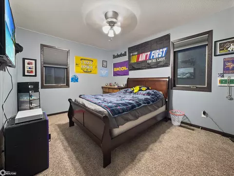 Bedroom - 216 Oak Hill Dr, Hampton, IA 50441 photo 6 of 14