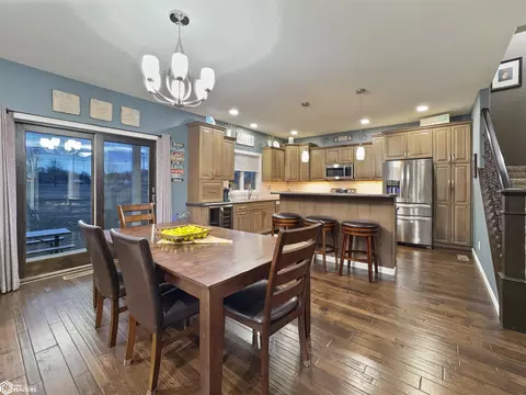 Dining - 216 Oak Hill Dr, Hampton, IA 50441 photo 2 of 5