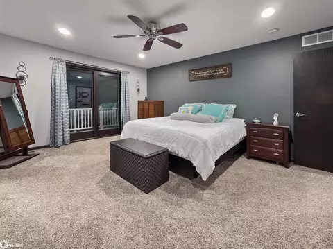 Bedroom - 216 Oak Hill Dr, Hampton, IA 50441 photo 3 of 14