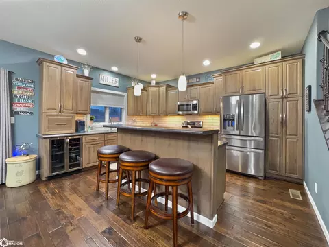 Kitchen - 216 Oak Hill Dr, Hampton, IA 50441 photo 2 of 7