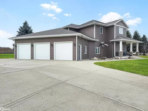 Exterior - 216 Oak Hill Dr, Hampton, IA 50441 photo 4 of 7
