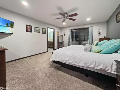 Bedroom - 216 Oak Hill Dr, Hampton, IA 50441 photo 4 of 14