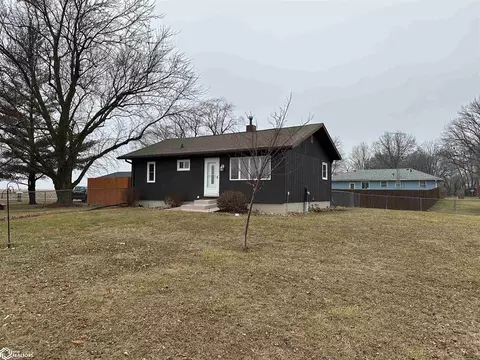 302 S Ash St, Danville, IA 52623
