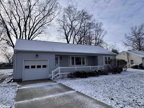 206 E Fillmore Ave, Fairfield, IA 52556