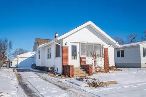 708 Woodbury St, Marshalltown, IA 50158