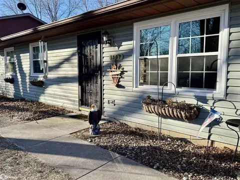 1307 5th Pl N, Clear Lake, IA 50428