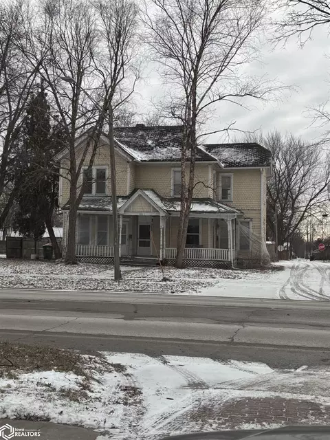 304 E Burlington Ave, Fairfield, IA 52556