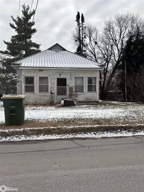 902 W Grimes Ave, Fairfield, IA 52556