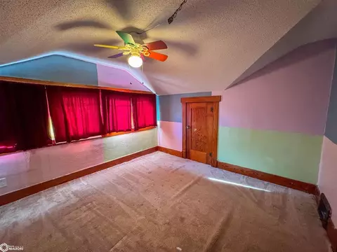Bedroom - 1118 4th St NE, Hampton, IA 50441 photo 3 of 10
