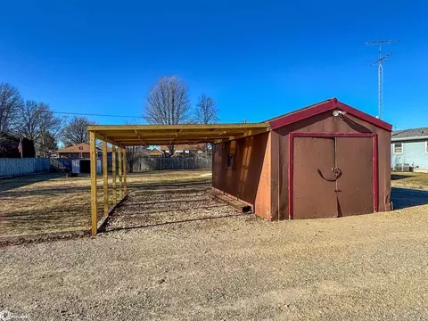 Exterior - 1118 4th St NE, Hampton, IA 50441 photo 6 of 6