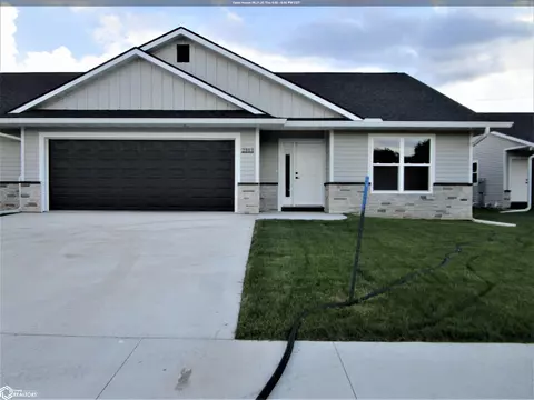 2313 Heritage Ln, Iowa Falls, IA 50126