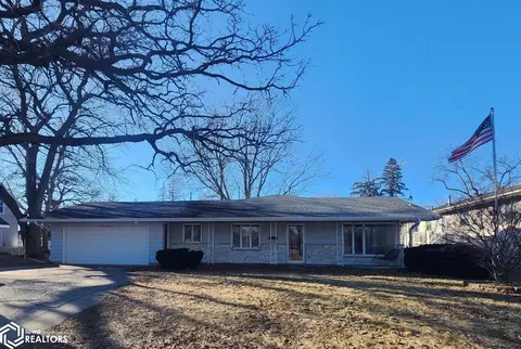 208 6th St N, Northwood, IA 50459