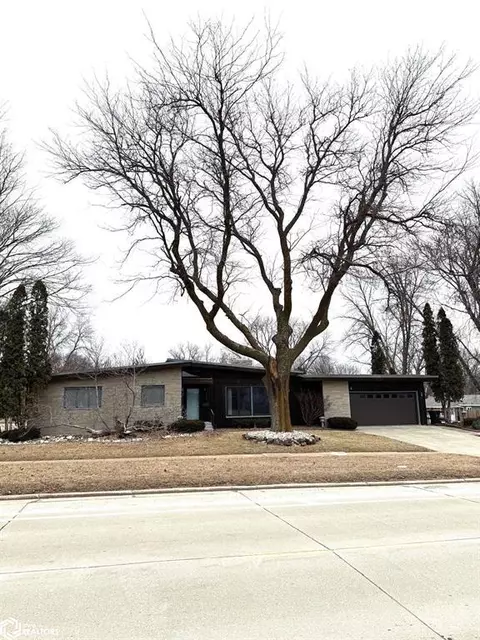 1405 E Mcgregor St, Algona, IA 50511