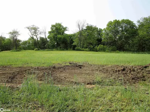 2517 Kenison Way, Iowa Falls, IA 50126