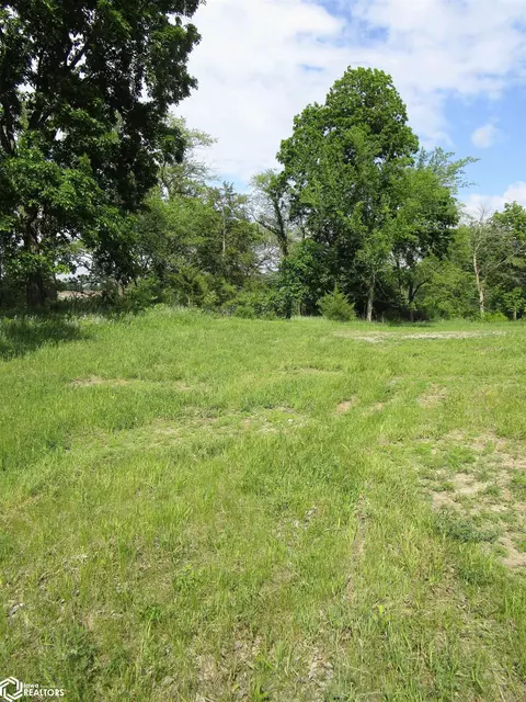 1016 Palisades Ct, Iowa Falls, IA 50126