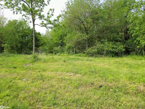 2525 Kenison Way, Iowa Falls, IA 50126