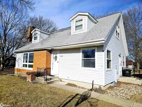 402 W Cherry St, Danville, IA 52623