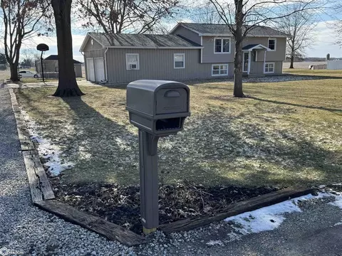 912 Burlington St, Donnellson, IA 52625