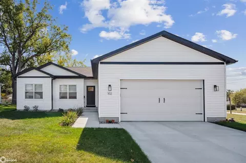 102 K Ave, Nevada, IA 50201