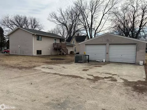 Exterior - 720 1st St NE, Hampton, IA 50441 photo 2 of 2