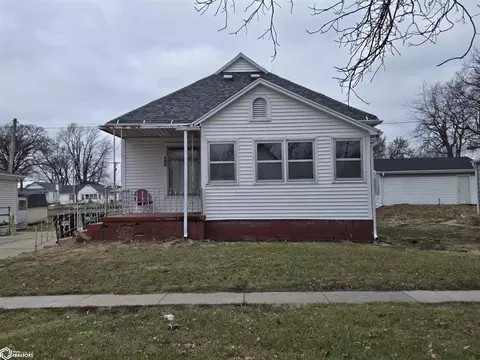406 N 2nd St, Knoxville, IA 50138