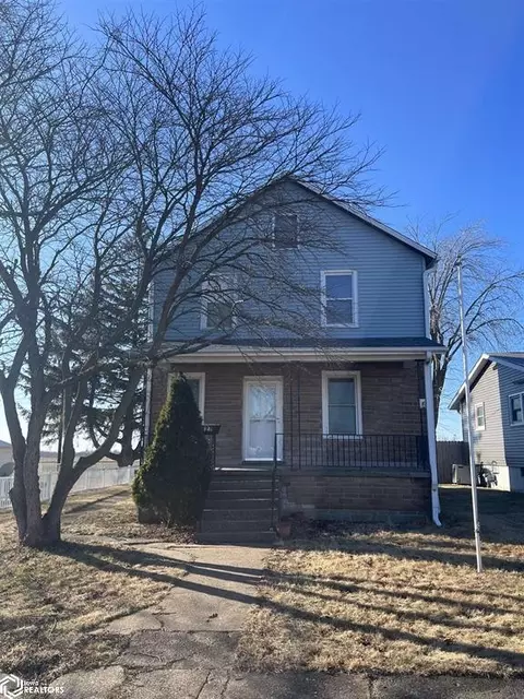 1727 Page St, Burlington, IA 52601