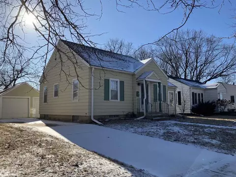 113 21st St SE, Mason City, IA 50401