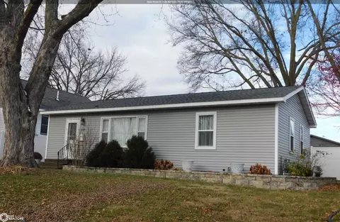 1100 N 4th Ave E, Newton, IA 50208