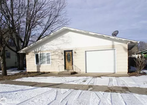 921 Elm St, Webster City, IA 50595