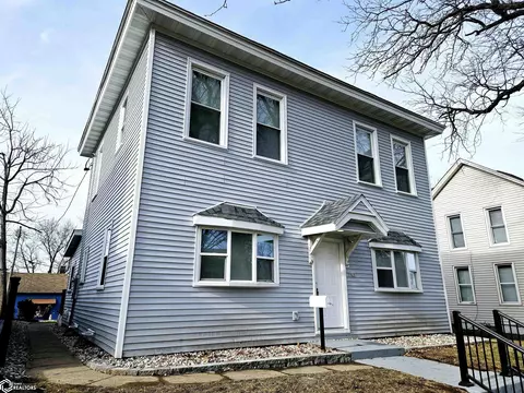 1207 N 9th St, Burlington, IA 52601