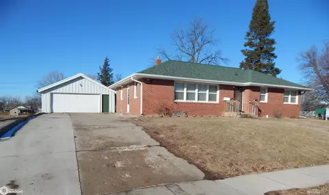 1818 12th St, Eldora, IA 50627
